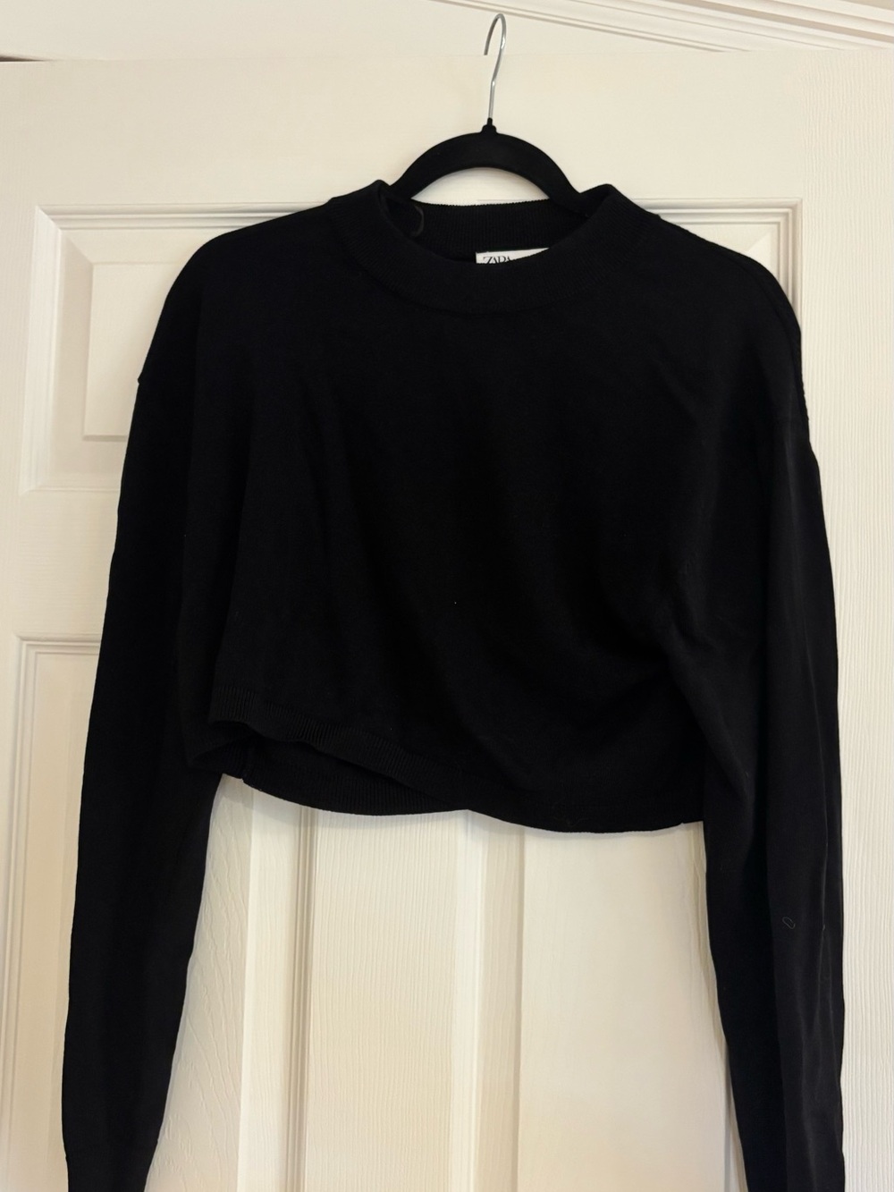 Zara Black Cropped Long-Sleeve sweater